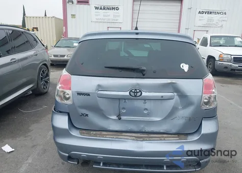 2005 Toyota Matrix Xr z USA, uszkodzony, nr VIN 2T1KR32EX5C488721